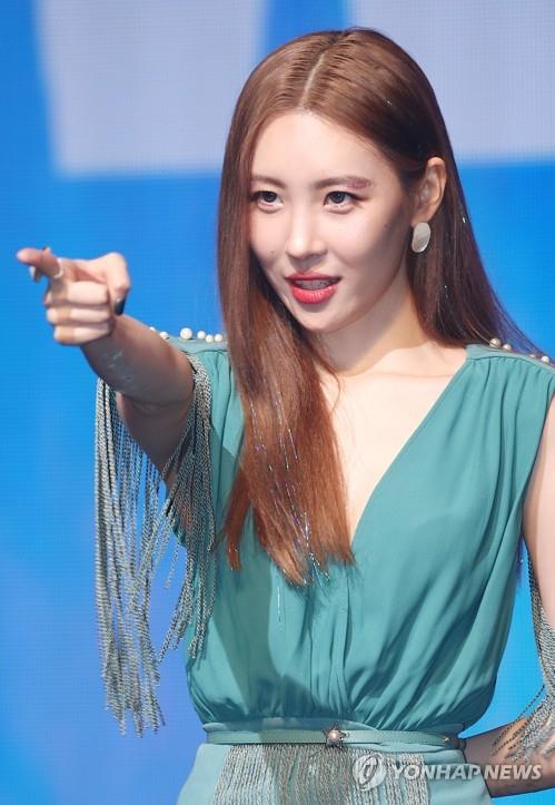 9��4��U�ȡA�b����������k�l�j�ǤT�P�]�A�Ŭ��b�s��mť�|�W�t�ۥD���q�msiren�n�C�]���p���^