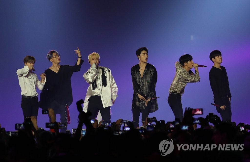 ��ƹϤ��G�k��iKON�b2018���[�F�ȹB�|�������W�i����t�C�]���p���^