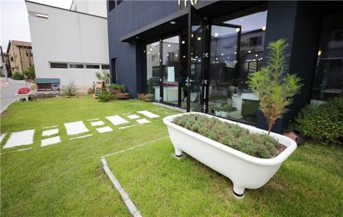 �R�����N�𮧪��������]���p���O�̦��t�b�^