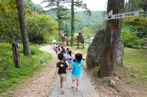 �p�B�̤ͭ�Ԥ�b���s���鴲�B�C�]���p���O�̦��t�b�^