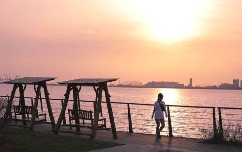 �C�ȭ̦bBAEGOT���鴲�B�]���p���O�̦��t�b��^