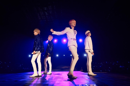 WINNER新加坡舞臺(YG娛樂供圖)