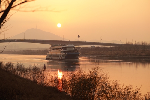 �ʤ��B�e�⩤�����ۦ樮�D�C�]���p���O�̦��t�b��^