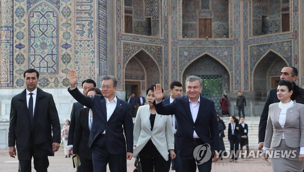 ���a�ɶ�4��20��U�ȡA�b��󼻰����u�����ߪ��p�N���Z�s���A���b��Q���O�J�i���ƳX�ݪ��n���`�Τ�b�G�]���^�P�Q���O�J�`�ΨF�ҥd�S·�̺��٬��C�ҦV�w��H�s����P�N�C�]���p���^