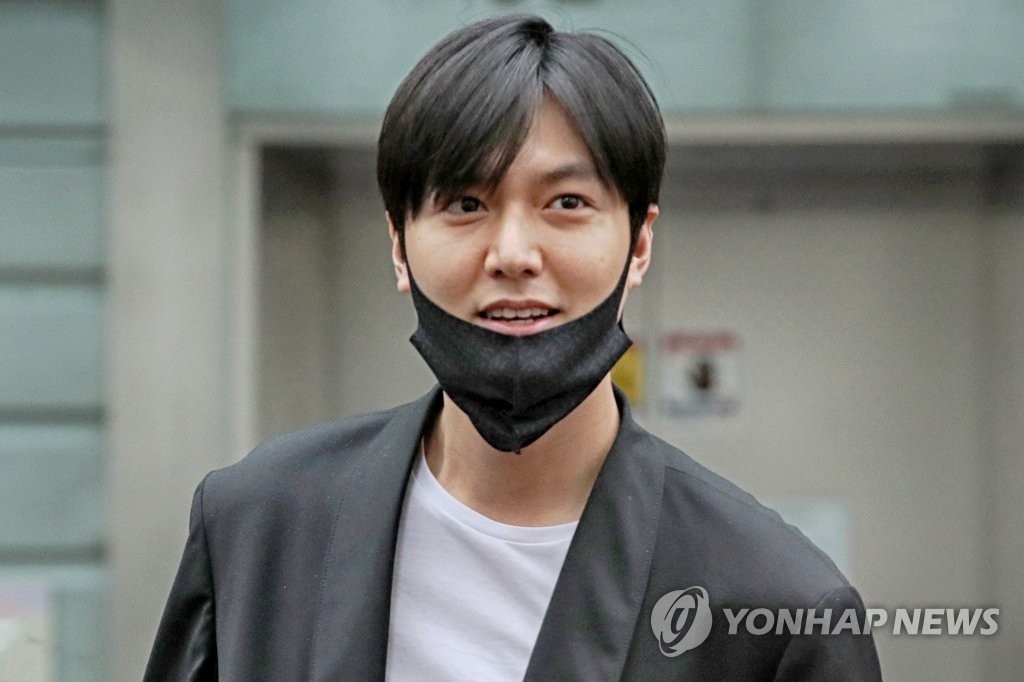 ������]���p���^