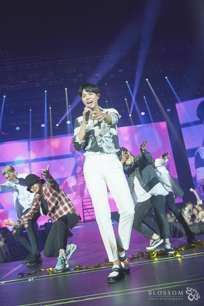 ��ƹϤ��G���_�C�Ȭw�����|�{���� BLOSSOM�T�֨ѹϡ]�Ϥ��Y�T����ƻs�^ 