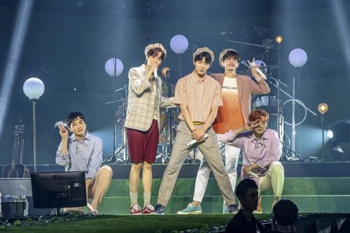 DAY6 JYP�T�֨ѹ�