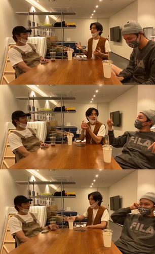 ��ƹϤ��G���u�֦~�νu�W���}�s�M�誺�ζH�|ĳ�L�{�C ���p��/Big Hit�T�֨ѹϡ]�Ϥ��Y�T����ƻs�^