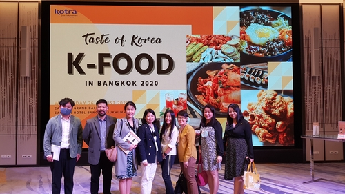 8��26��A�b������Ҩ����d���y�s���A�ѥ[�����\�b�Ҩ����]K-Food in Bangkok�^�X�f���ͷ|������i�f�ӦX�v�C ���p��