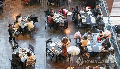 資料圖片:圖為首爾一家餐廳,攝于1月17日。 韓聯社