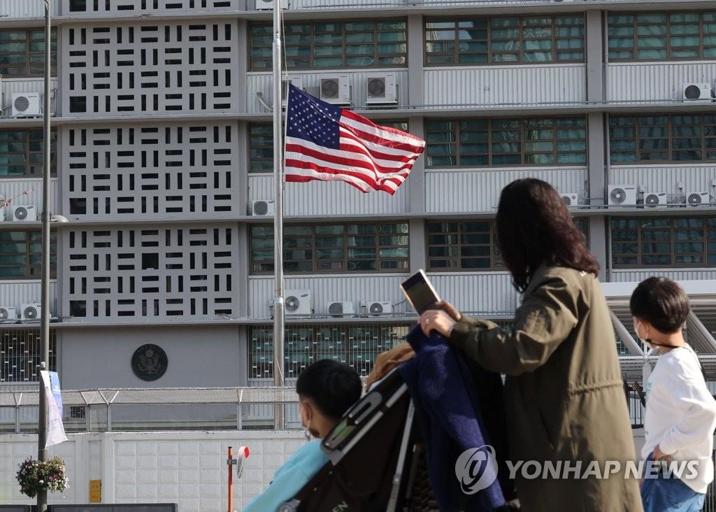 10��30��U�ȡA�b�����������Ϫ�����n�n���j���]���b�X���������|���ƬG�J���̡C ���p��