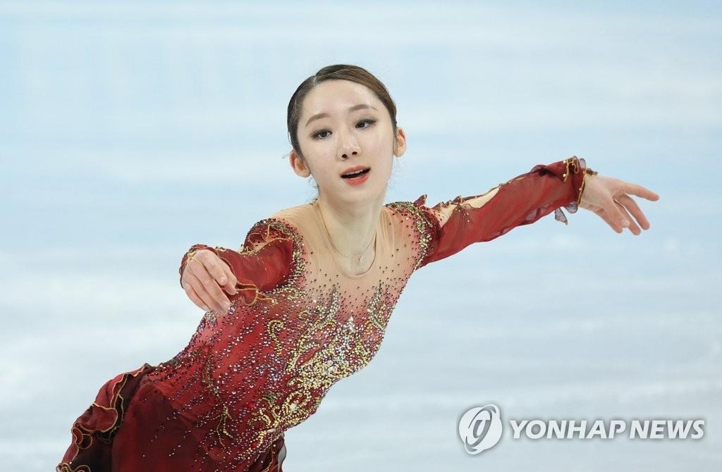 資料圖片:2月17日下午,2022北京冬奧花樣滑冰女單自由滑比賽在首都體育館進行,南韓選手金藝林伴著歌劇《圖蘭朵小提琴幻想曲》翩翩起舞。 韓聯社