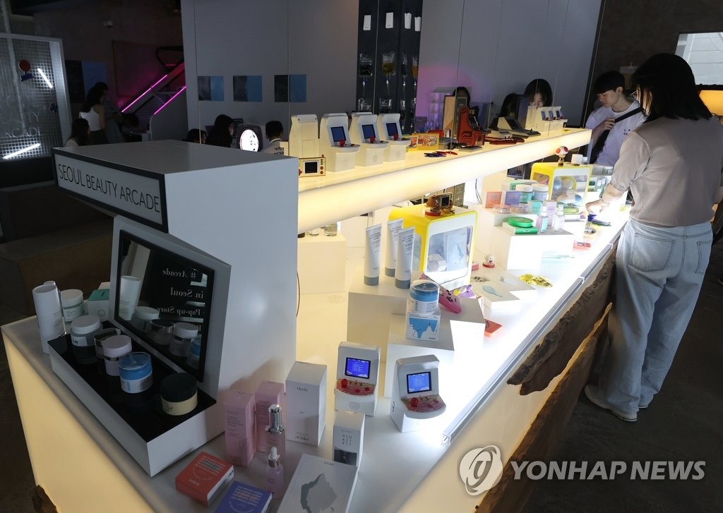 ��ƹϤ��G7��6��A�b�������F�Ϫ���MELLOWER�t��the flagship�����y��K-Beauty�ְ{���A�����d�ݤ��۫~�C ���p��