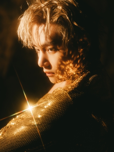 ��ƹϤ��G���uV BIGHIT MUSIC�ѹϡ]�Ϥ��Y�T����ƻs�^