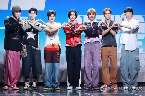 ��ƹϤ��G9��4��A�b�����s�s�Ϫ�BLUE SQUARE�ASM�T�ֺX�U�s�k��RIIZE�|��X�D�M��mGet A Guitar�n�o�G�|�C ���p��