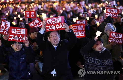 ��ƹϤ��G2016�~12��17��A�b�j�Х��A�ɥ����n�������b���]�~���^�ѥ[������|�A���P�ɥ��`�ξ��Ӵf�N�˫H�z�F�פީS�U�O�C ���p��