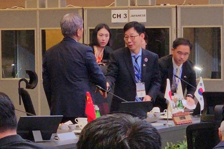 ���a�ɶ�7��10��A�b���Ӧ�ȦN���Y�A�n���~�泡�Ĥ@���x�]�Ƴ����^����W�]�k�G�^�P�饻�~�۩��μݵu�ȴH�y�C ���p��