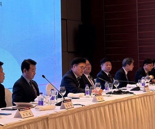 9��4��A�b����_�ʡA�n����|ĳ���ꤸ�ӡ]���T�^�P���C�S���O�̮y�͡C ���p��