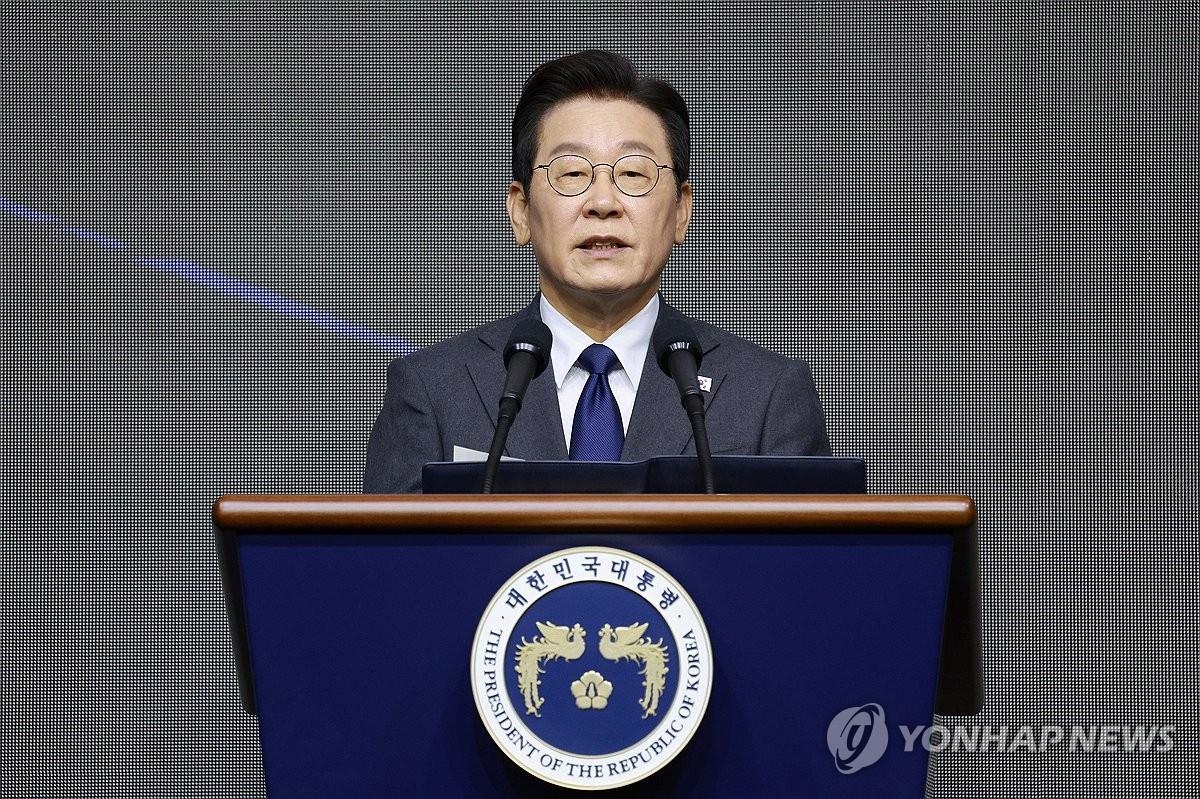 10��20��A�b�ʽB�D���������n����ڷ|�i���ߡA���b����2025�~������گ�ů�Ӻ[�x�u�i���|�P��C ���p��/�`�Ϋǳq�T��v�O�̹�