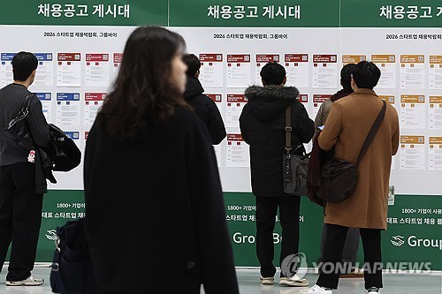 ��ƹϤ��G�D¾�̥��b�d�ݩ۸u��T�C ���p��