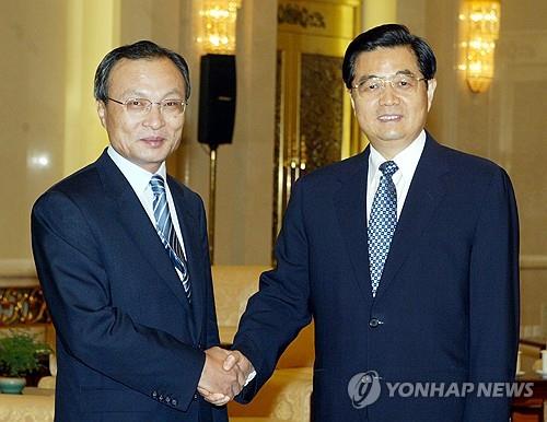 ��ƹϤ��G2005�~6��22��A�b�_�ʤH���j�|��A�ɥ��n������`�z�����С]���^���|�ɥ������a�D�u�J�A�ܡC ���p��