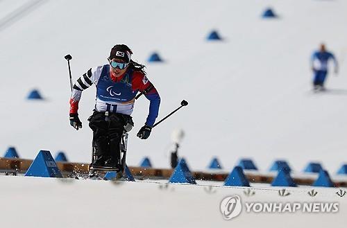 ���a�ɶ�3��8��A�b�q�j�Q����ù�V���Ƴ���|���A�������b�V�u�ⶵ�k�l12.5�����u�Z���]�����^�M�ɤ��ĤO�e��C ���p��