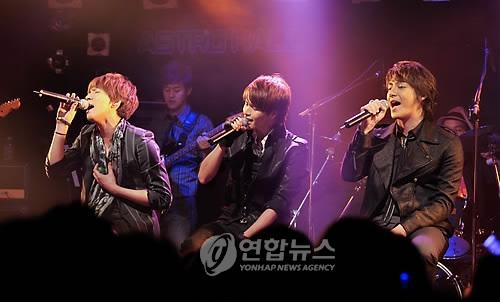 ��'꽃남'이벤트에 SS501과 티맥스 출연 - 3