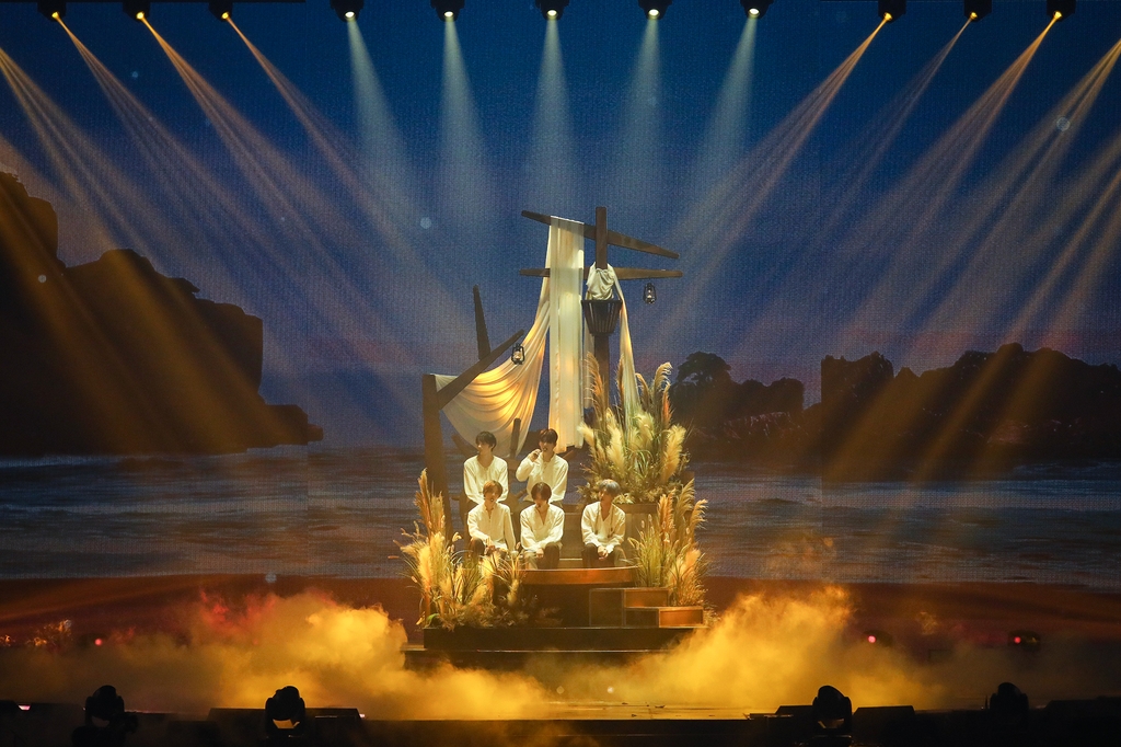 공연하는 투모로우바이투게더