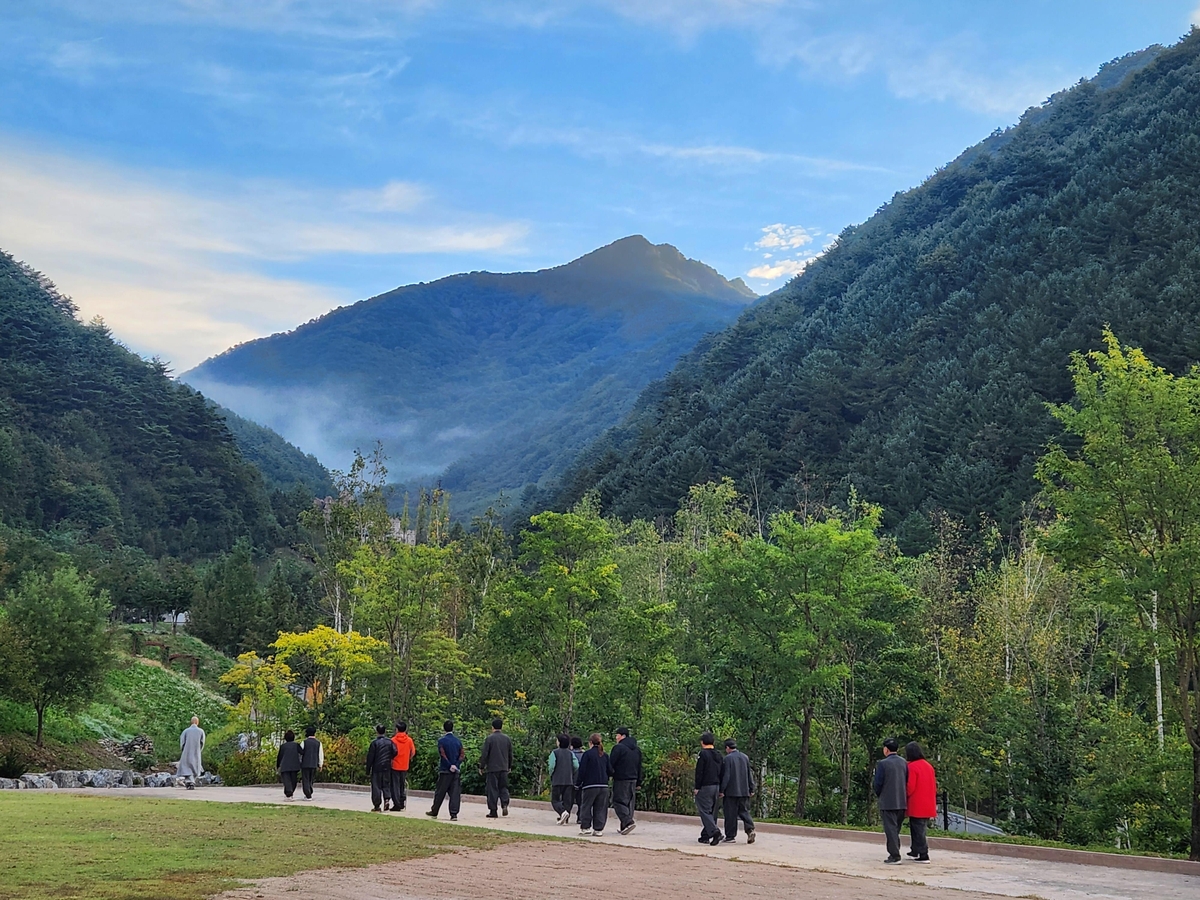 강원랜드 '가족 치유 명상 캠프' 모습