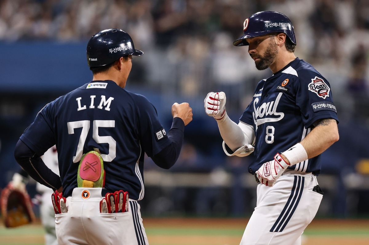 시즌 2호 홈런을 친 두산 케이브