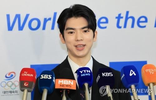 IOC 선수위원 국내 후보로 인터뷰하는 차준환 