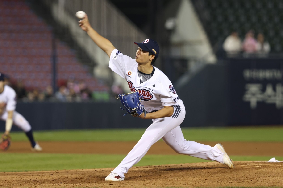 8일 키움 히어로즈전에 선발 등판한 두산 베어스 우완 최민석