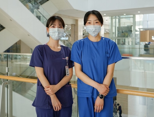"몸이 먼저 반응했어요" 쓰러진 외국인 환자 도운 부산 간호사들