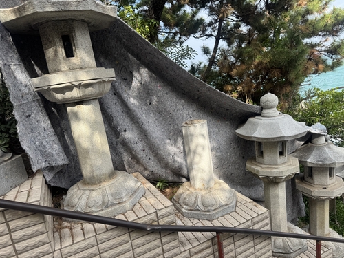 부산 해동용궁사서 석탑 무너져 2명 부상