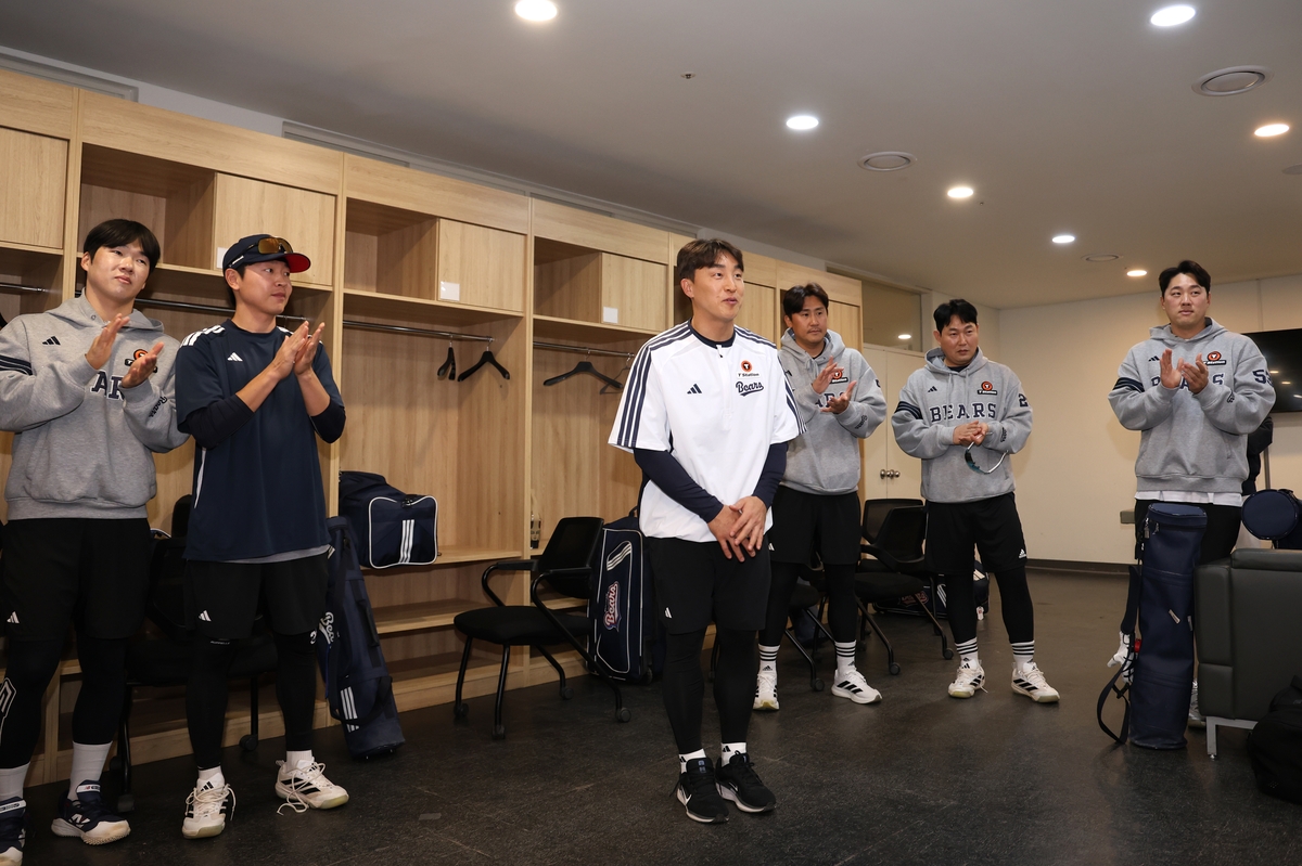 14일 SSG 랜더스전을 앞두고 진행한 손아섭과 두산 베어스 선수들의 상견례