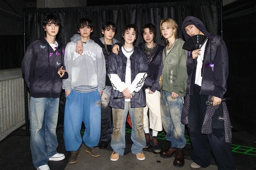 BTS, 빌보드 앨범 3주 1위�K싱글 차트선 5위 '스윔' 등 6곡 진입