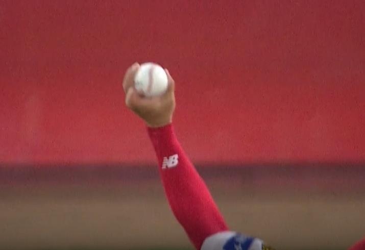 양현종이 새 시즌 장착한 너클커브 그립