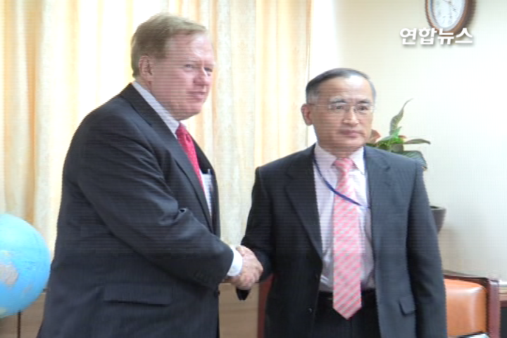 ù�B�S·���X���P�Q�t���|��|��
���p������9��19��q �ڱx�A�����Ȱ|�t�d���A�H�v���D���S��ù�B�S·���w�_18���F�n���C
ù�B�S·��19��U�Ȧb�~�泡�j�ӦP����|������Ϊ��B�~��q�ӳ����b�q�M����A�������Q�t���|��|��A�������A�H�v���p�A�ôN���᪺�����ץ洫�F�N���C
�ѩ�ù�B�S·���٭t�d��¤H�D�D�q���U���D�A�����٥i��N���³�����U��׶i��F��K�R�ӡC
ù�B�S·���b�|�ध�e�o�����n�������ܡA�����X�����ت��O�P�C�˻O�B�~�泡�B�Τ@�������t�d�H�N���A�H�v���D����i��K���X�@�C
�L�ٻ��A�������A���H�v���p�M���A�~�����w��`�P��~�A�H�v�O���ꪺ���u�����D�A�ѨM�H�v���D�N�蘆�᪺�¬����Y�_�쭫�n�v�T�C
ù�B�S·��20��W�ȱN�|���Τ@���Τ@�F���Ǫ����d�ӡA�R���������Y���������D�A�ٱN�|���D�F����´�]NGO�^�����t�d�H�M���A���D�M�a�C
ù�B�S·���N��21�����}�n���A�ܩ�L�O�_�p���X�ݴ��A�|���o�Ӫ��C�]���^
(END)