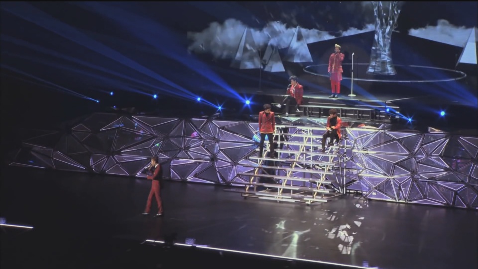 Lady GaGa�B�����MBIGBANG8��b�����P�O�t�X