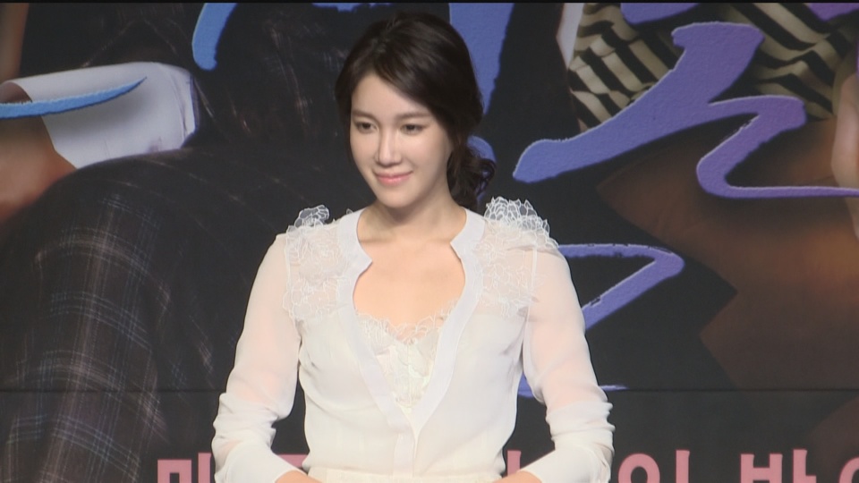 ���P�������ܨ��q�v�s�@ ñ������q�v���q