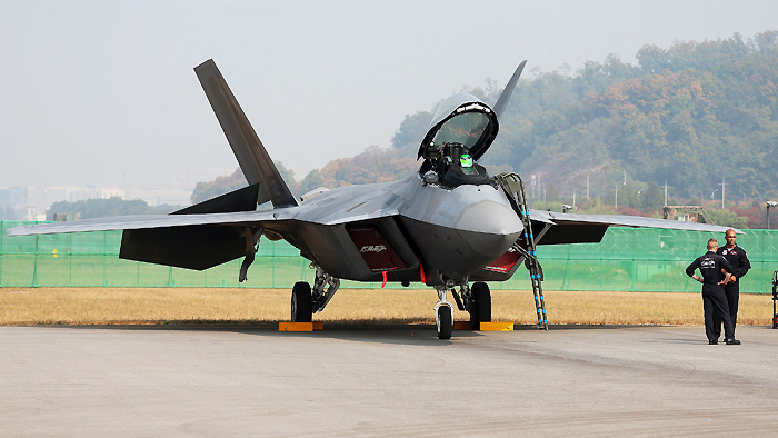 ����F-22�Ծ������b���խ����� �������ɤި����