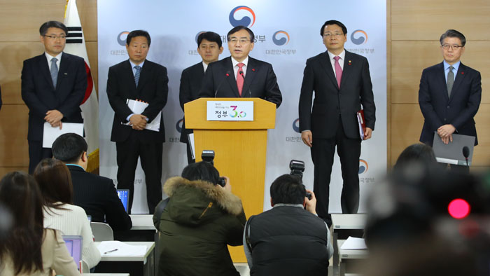 ���N����A�¥�����~�E���ΰ��h�ǤJ����W��