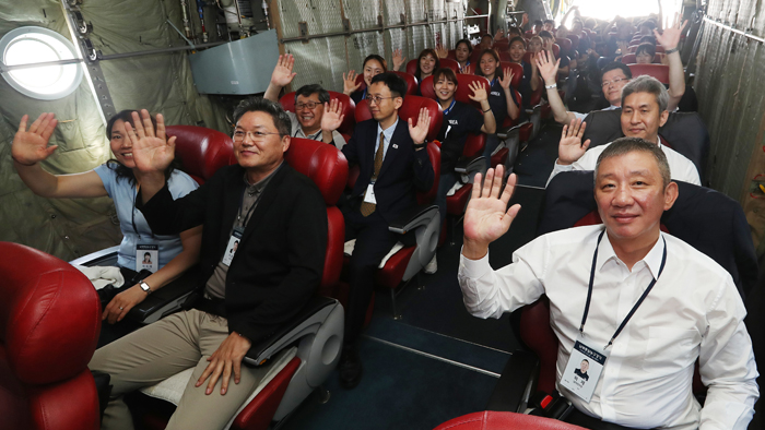 ���k�x�D�ӳ\���ɹj15�~�X�¡G����ɴ���E��