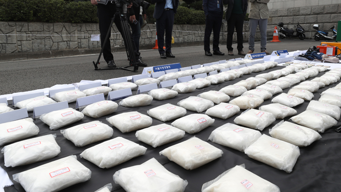 ��ҳc�r�ι٦b������ �A�צB�r�F112����