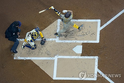 Padres Brewers Baseball