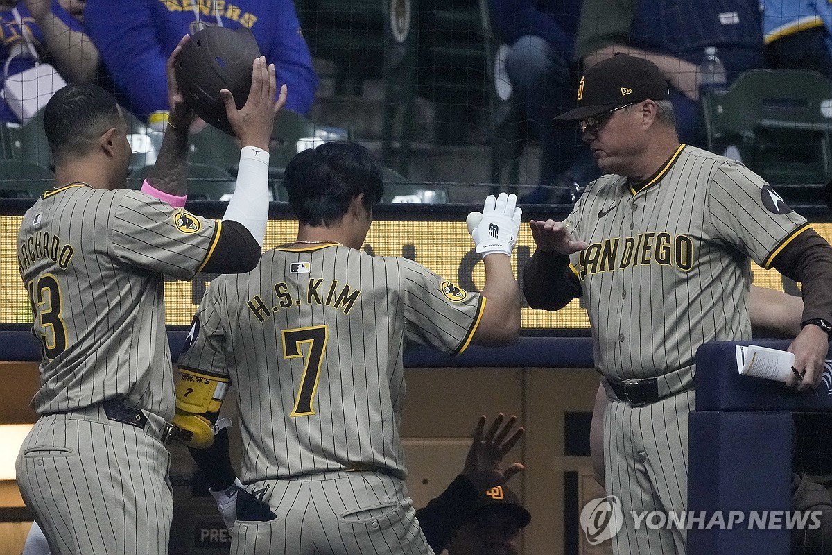 Padres Brewers Baseball