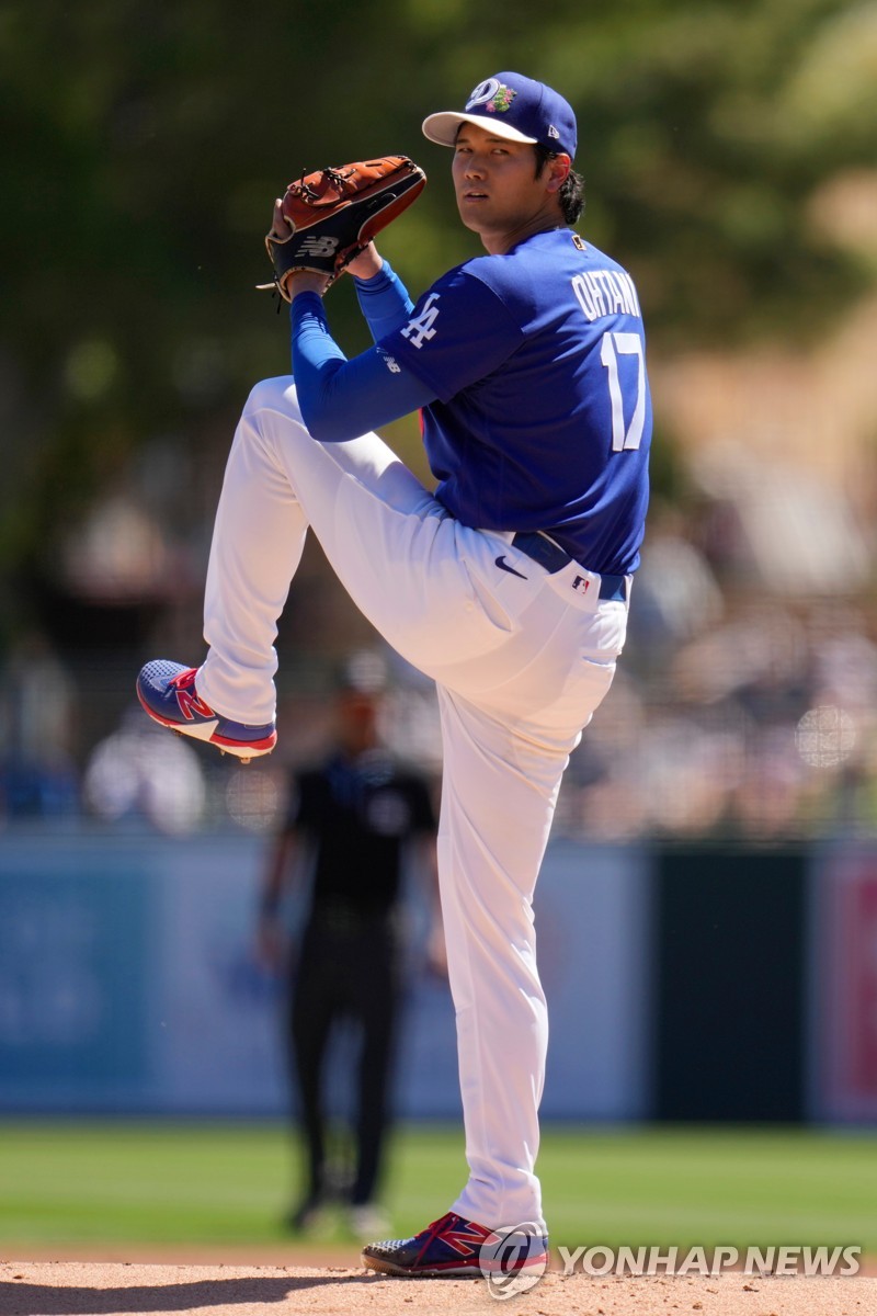 투수와 타자 '이도류'로 개막을 준비하는 오타니 쇼헤이