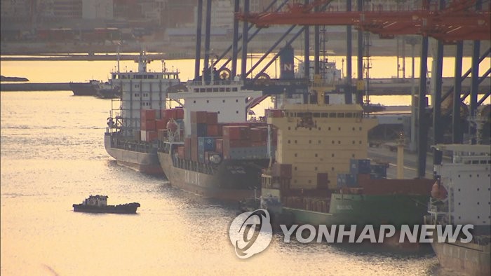 資料圖片:釜山港(韓聯社)