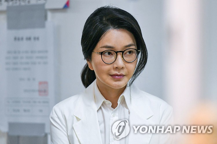 6��3��A�b�]�_�������Ϥ@�Ҥp�Ǫ��벼���A�n���e�`�Τ��������ҤH���اưѥ[�`�ο��|�벼�C ���p��/�p�X�ĳX��