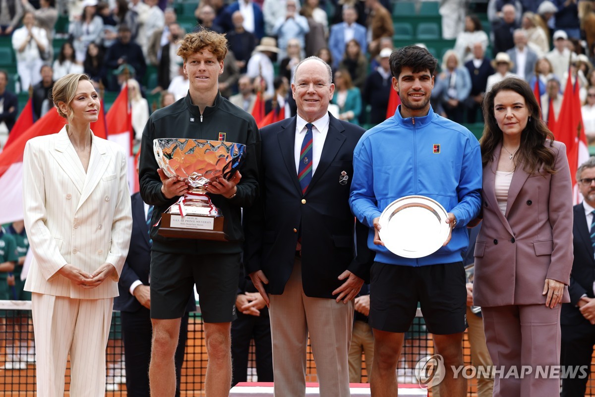 몬테카를로 마스터스 우승한 신네르와 준우승한 알카라스